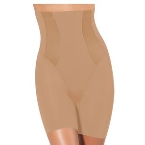 ⬇️$20 Shapewear shorts tan size‎ M